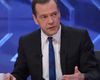 Дмитрий Медведев обещает довести уровень зарплат бюджетников до прописанного в «майских указах»