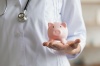 Профсоюз заявил о недостижении целевых показателей по зарплатам врачей в 27 регионах